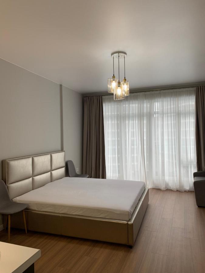 White Sails Apartment Batumi Bagian luar foto