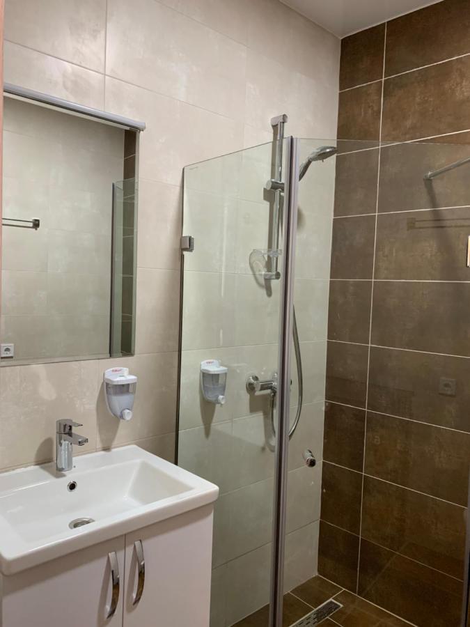 White Sails Apartment Batumi Bagian luar foto